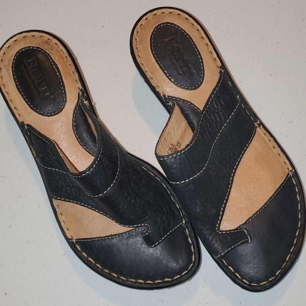 Born sandals